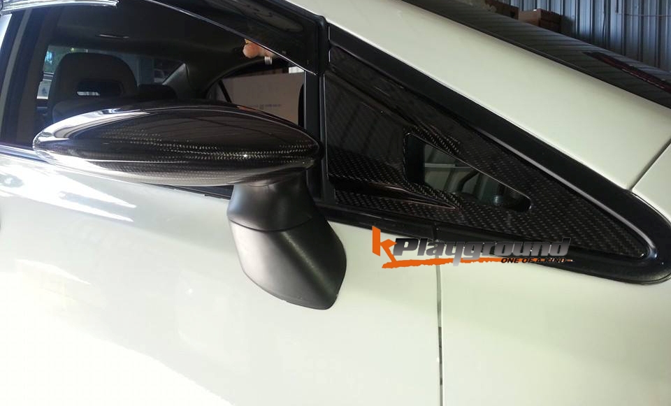 FEEL's style carbon triangle side spoiler